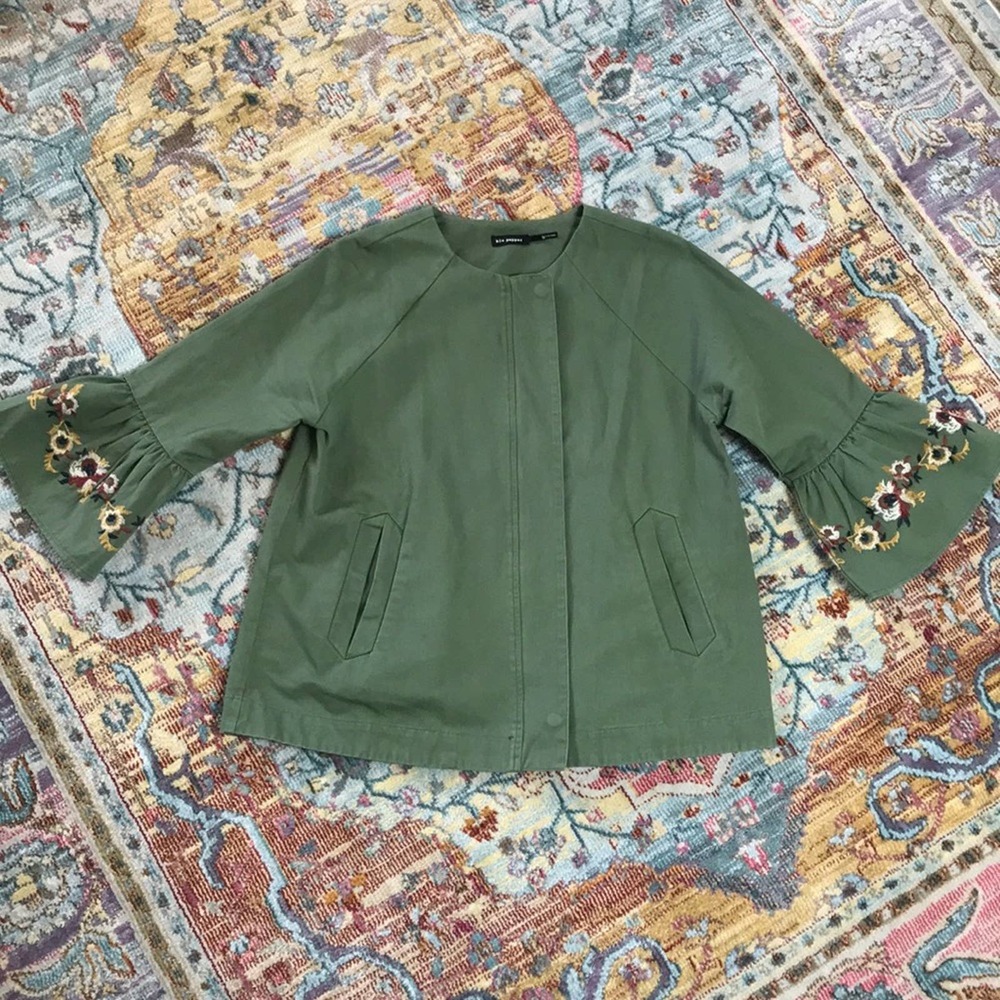 Blu Pepper | Floral Bell Sleeve Green Jacket